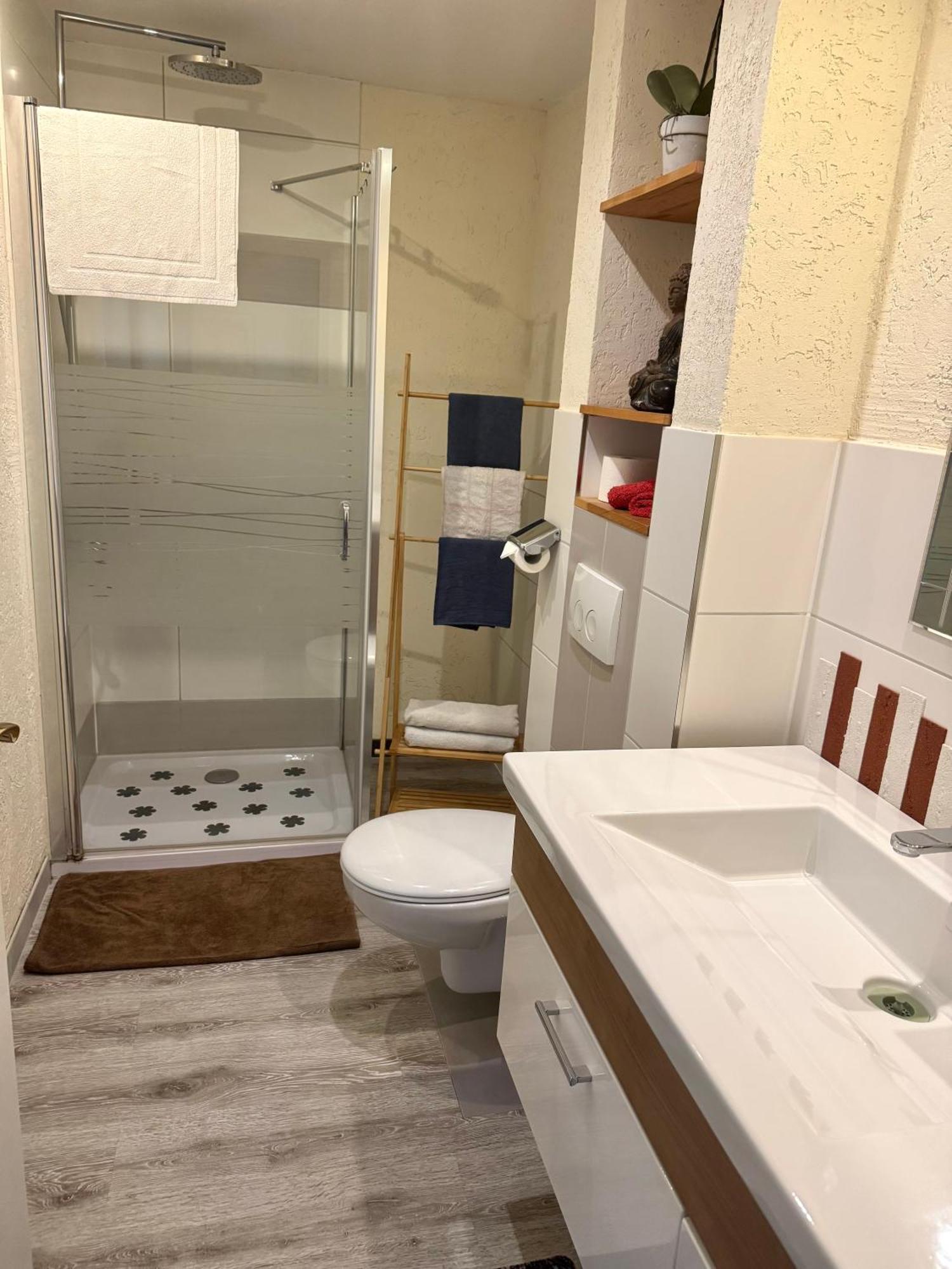 Wohnung Mit Charme, Netflix Rheinstetten Exteriér fotografie